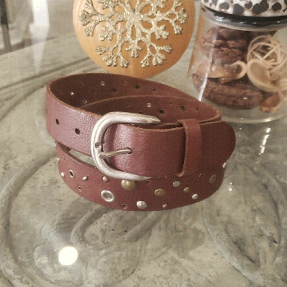 FOSSIL  STUDDED BROWN LEATHER  BELT 32